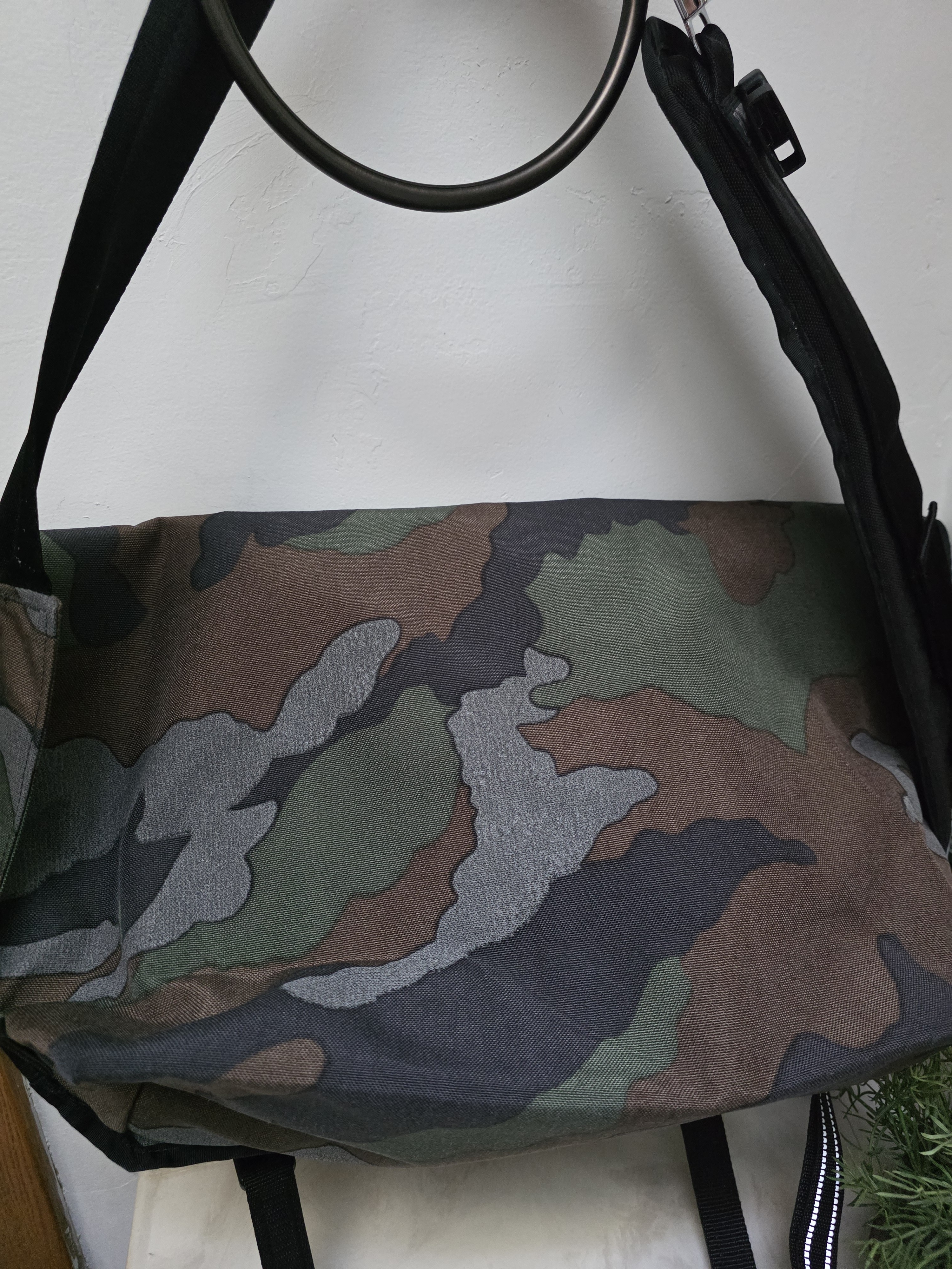 Chrome Camo 24l Messenger Laptop Bag In Camo, Nwot, Limited Edition Series! — image 3 of 8